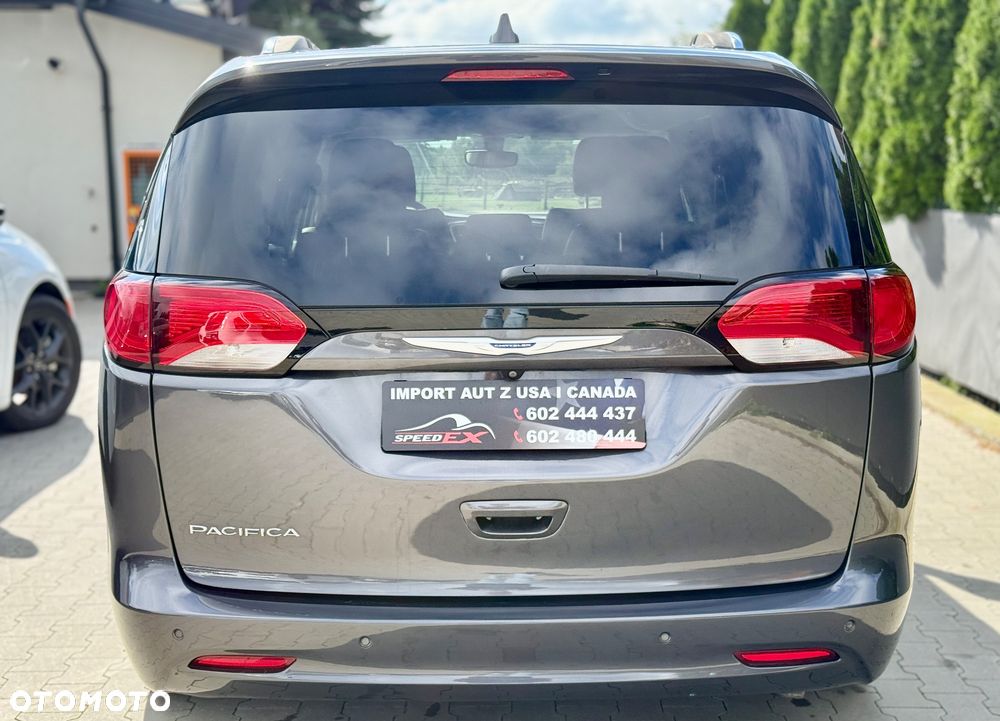 Chrysler Pacifica - 8