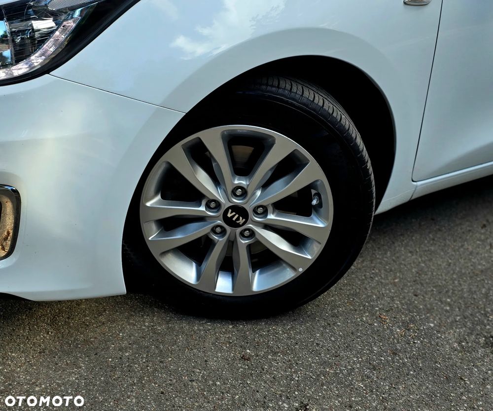 Kia Ceed 1.6 CRDi 136 ISG Dream Team Edition - 19