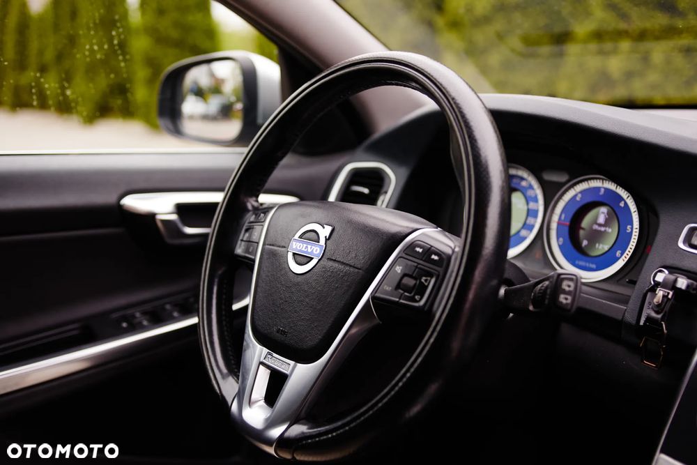 Volvo V60 D4 Geartronic RDesign - 23