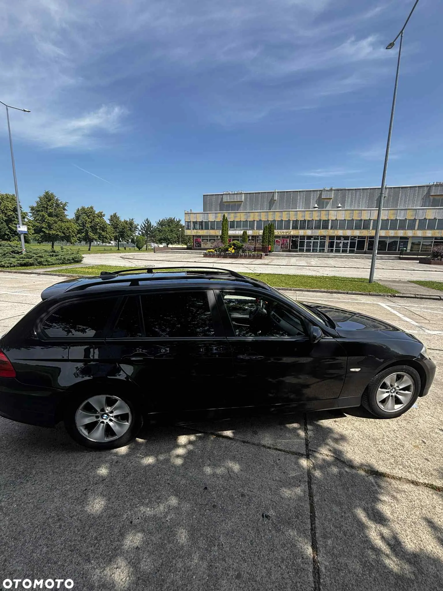 BMW Seria 3 320i Touring - 6