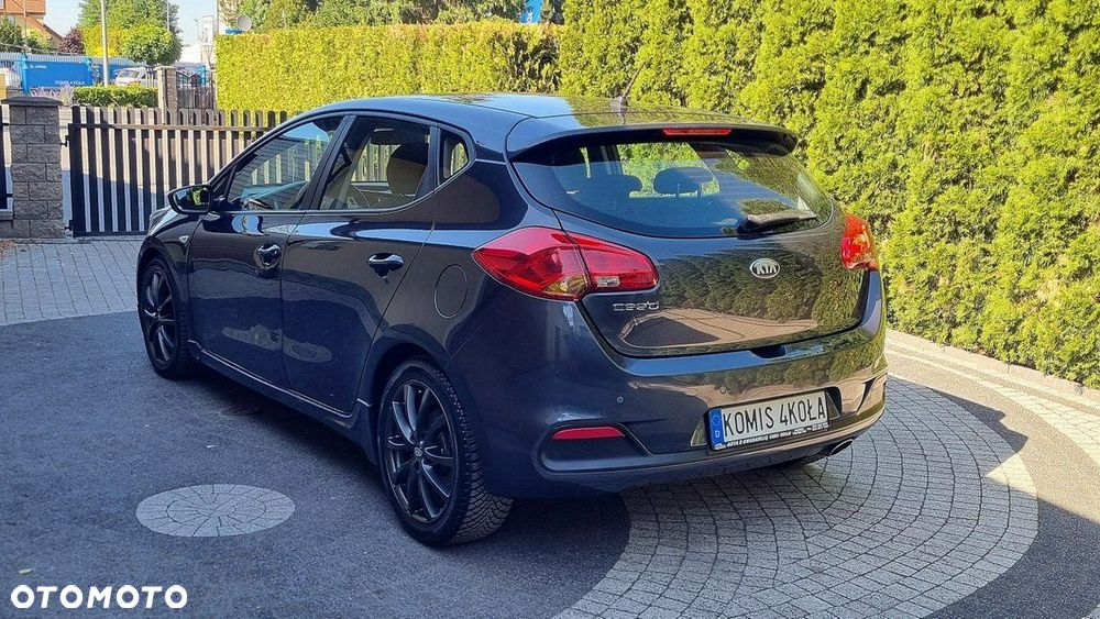 Kia Ceed - 4