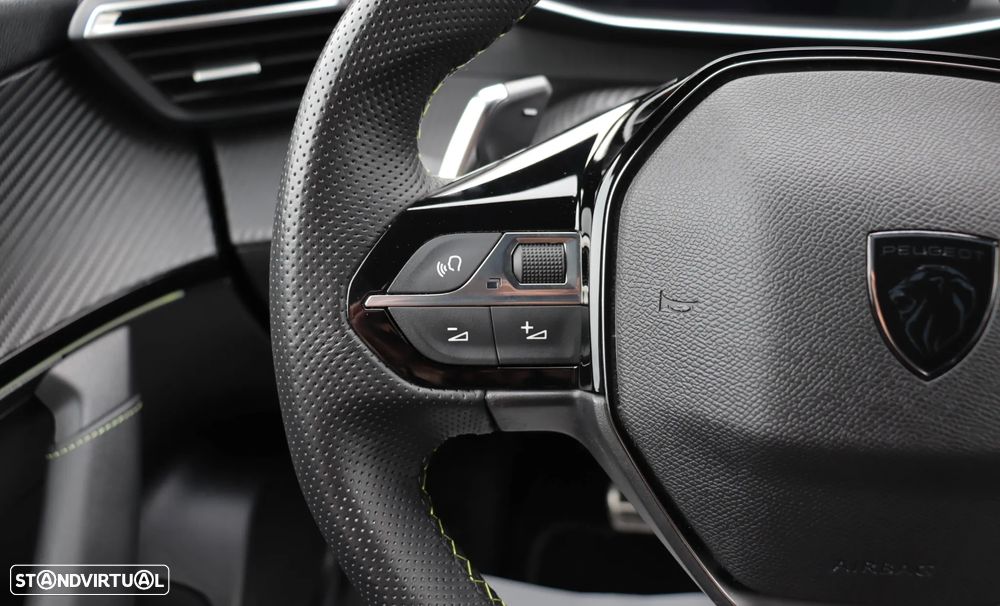 Peugeot 2008 PureTech 130 EAT8 GT - 26