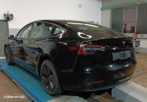 Tesla Model 3 Standard Range Plus RWD - 3