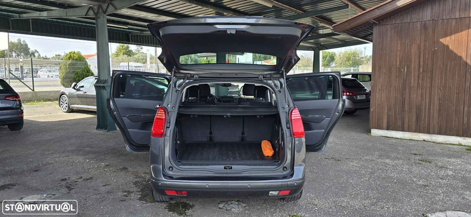 Peugeot 5008 2.0 HDi Executive JLL17 - 36