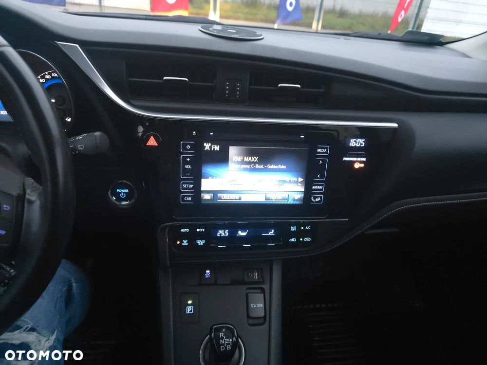 Toyota Auris Hybrid 135 Comfort - 25