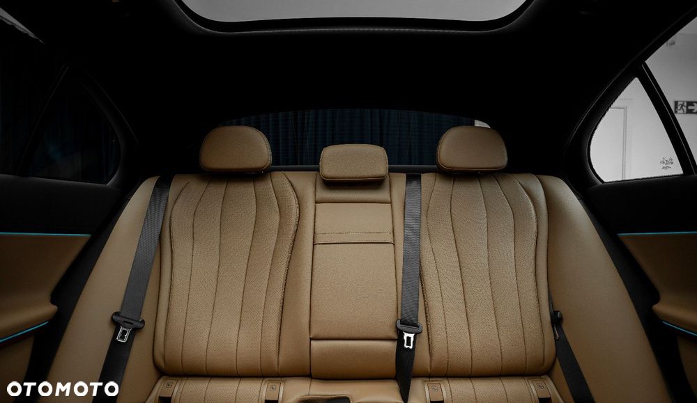 Mercedes-Benz Klasa E 220 d 4-Matic AMG - 17