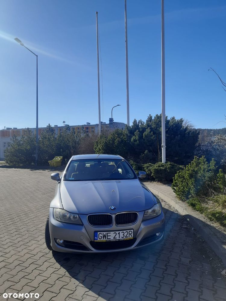 BMW Seria 3 318d DPF - 8