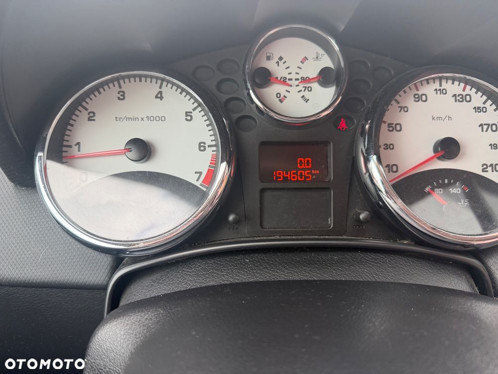 Peugeot 207 1.6 - 8