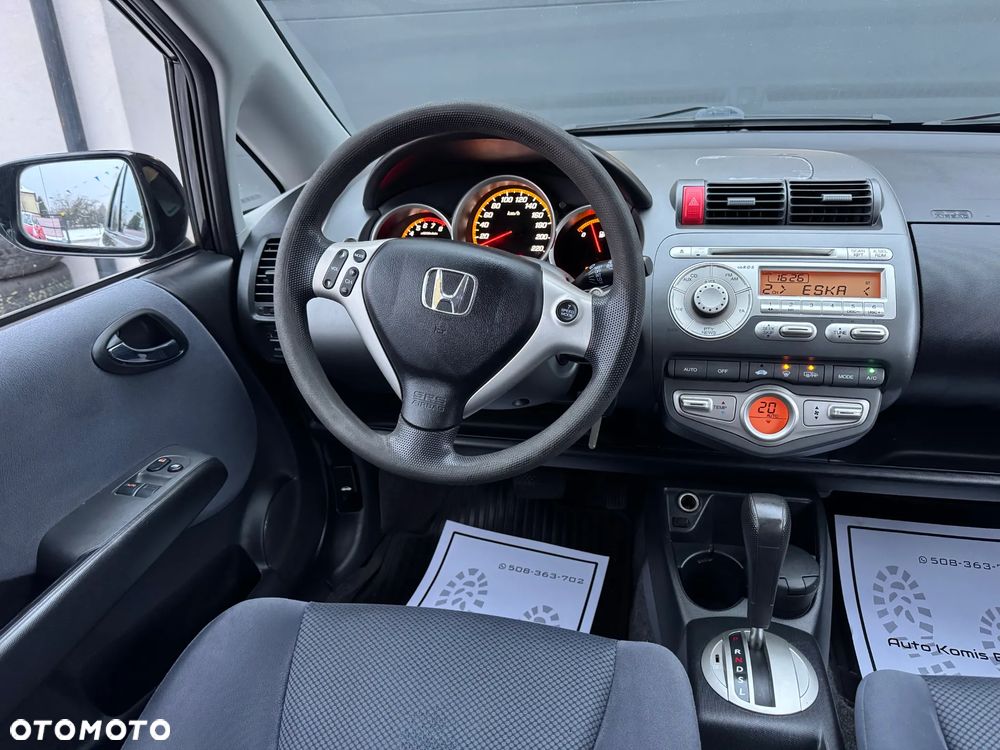 Honda Jazz 1.4 CVT LS - 23