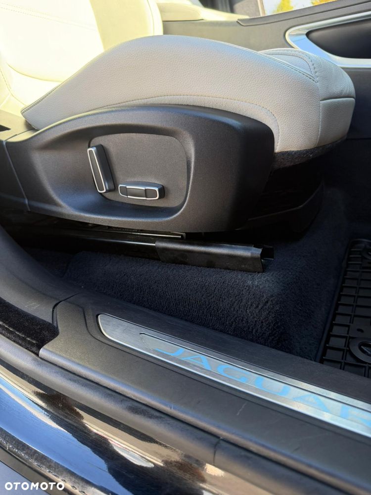 Jaguar F-Pace 2.0 i4D AWD Prestige - 27
