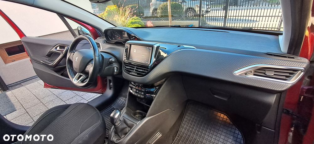 Peugeot 208 1.6 BlueHDi Allure S&S - 27