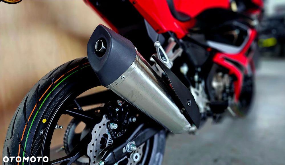 QJMOTOR SRK 125R - 14