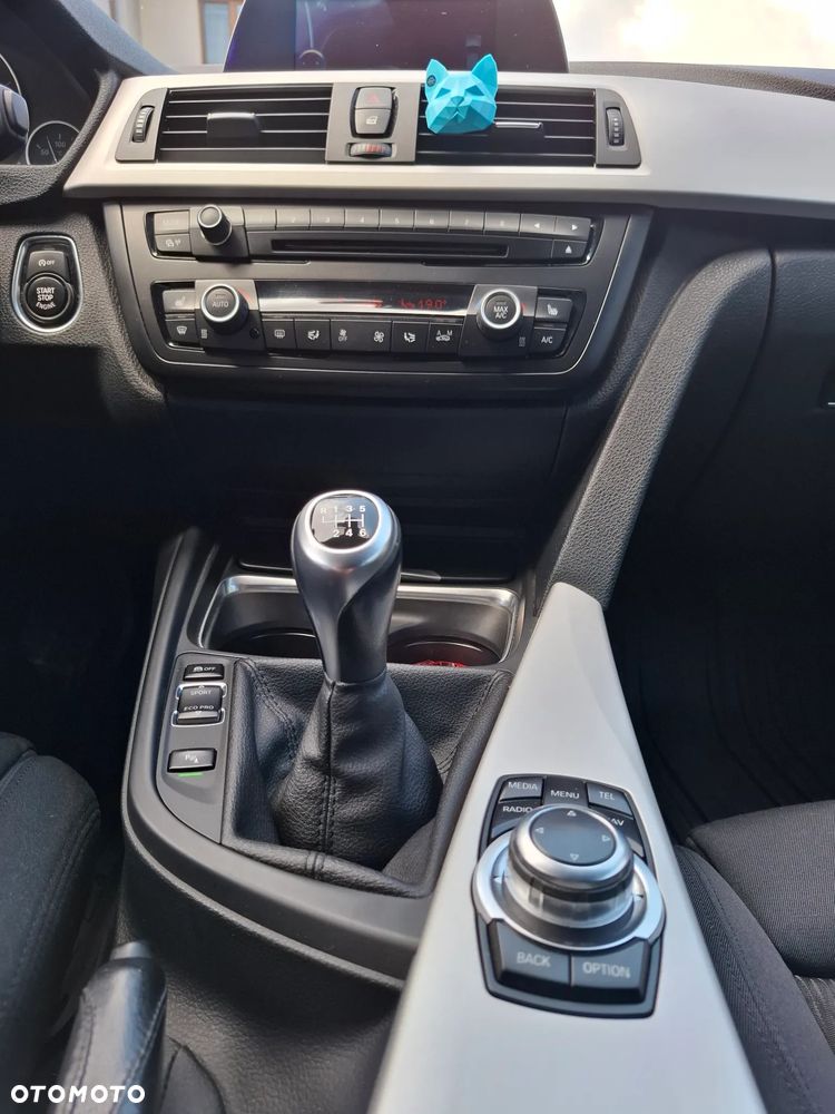 BMW Seria 3 320d - 13