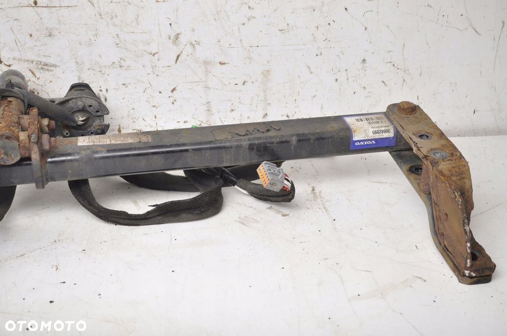 VOLVO V70 II HAK HOLOWNICZY MODUŁ HAKA 30664652 30682095 - 7