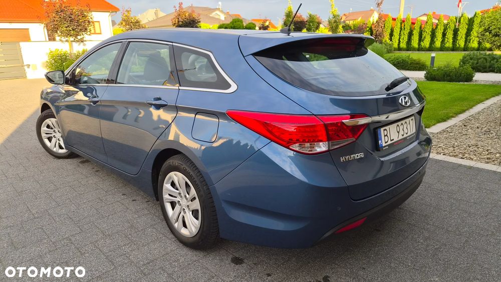 Hyundai i40 Kombi blue 1.6 Family+ - 3