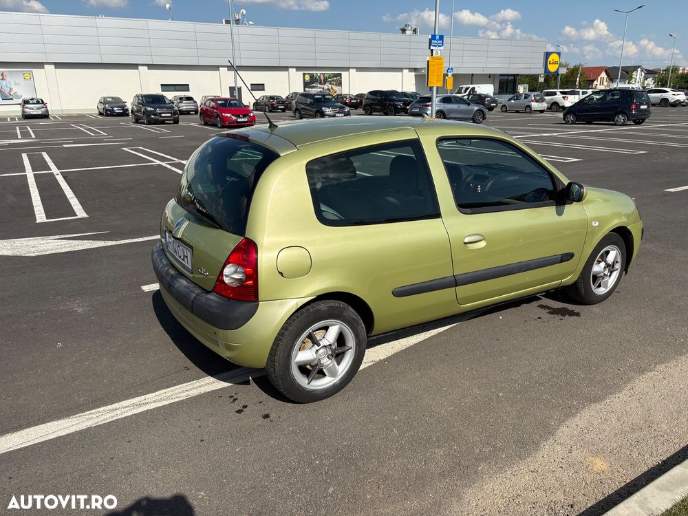Renault Clio - 7