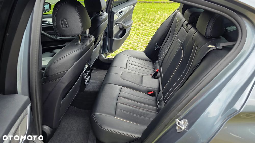 BMW Seria 5 530e iPerformance M Sport sport - 27