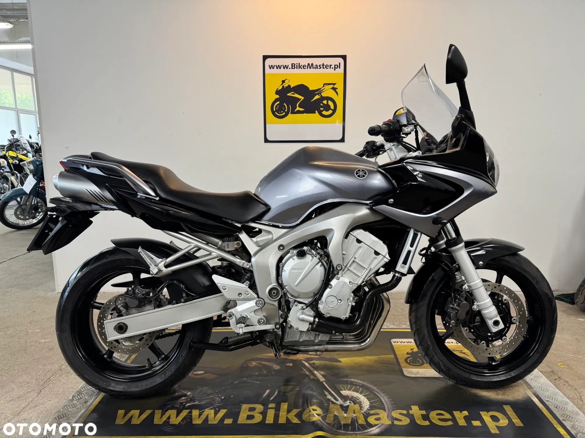 Yamaha FZ6 - 1
