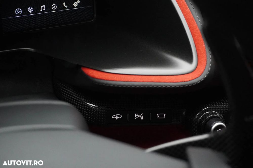 Ferrari 812 - 35