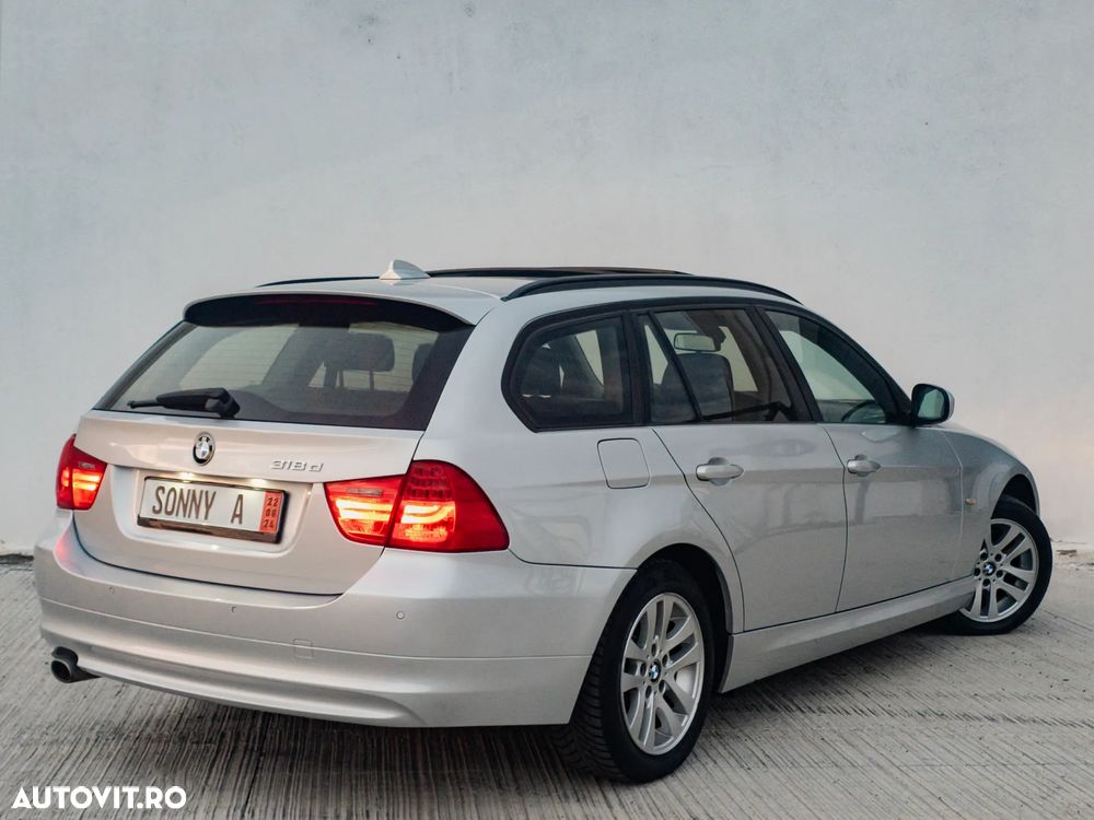 BMW Seria 3 318d DPF Touring Edition Exclusive - 5
