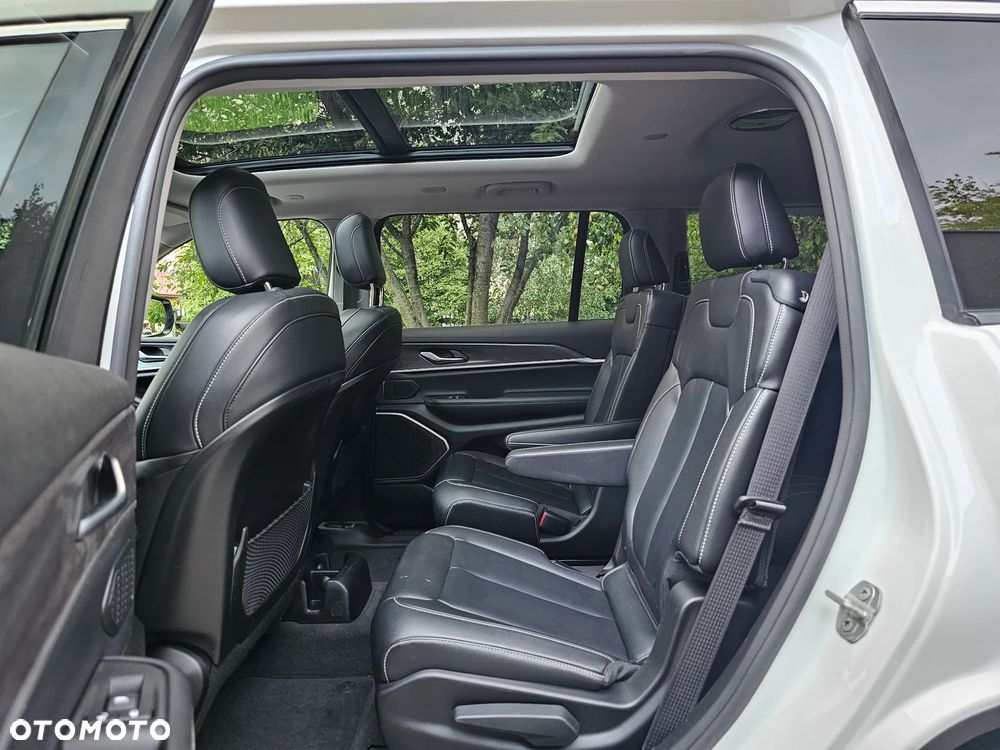 Jeep Grand Cherokee - 14