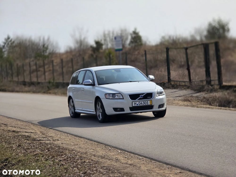 Volvo V50 D5 R-Design Momentum - 4