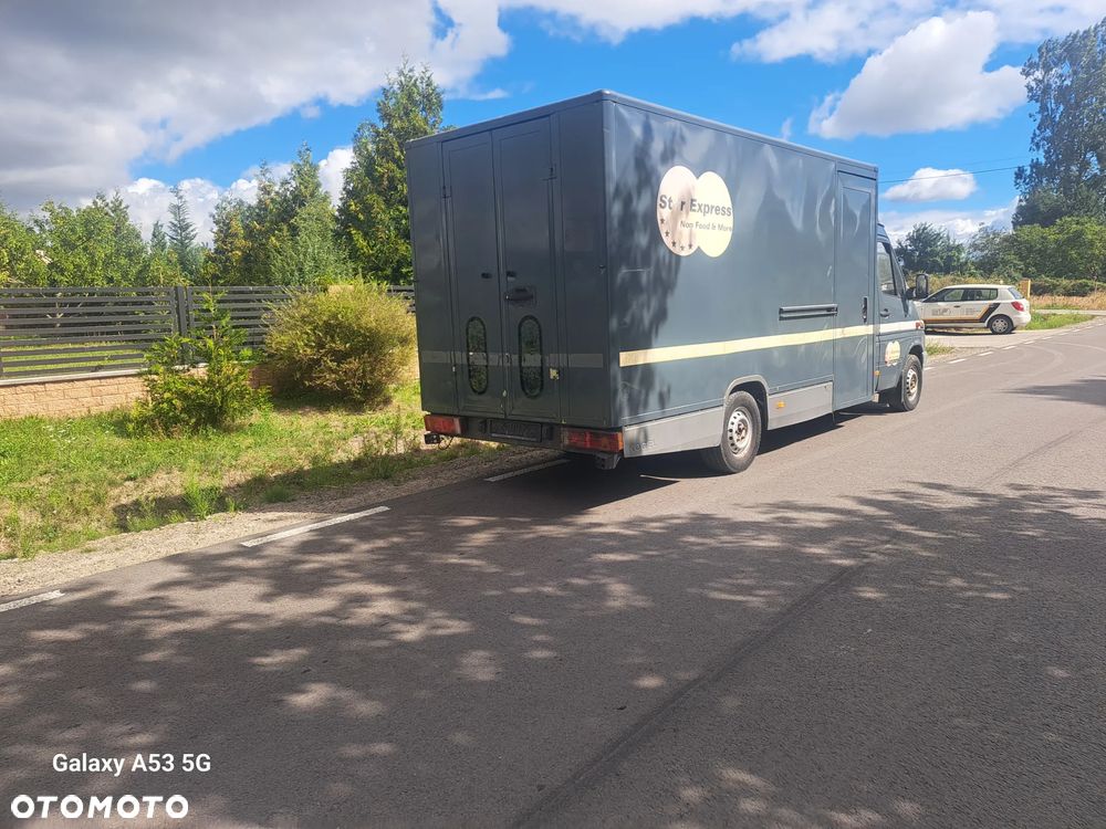 Mercedes-Benz Sprinter - 4