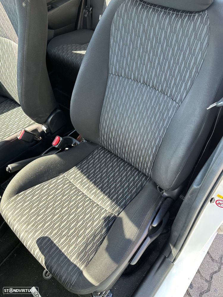 Toyota Yaris 1.4 D-4D ACtive+AC 99g - 12