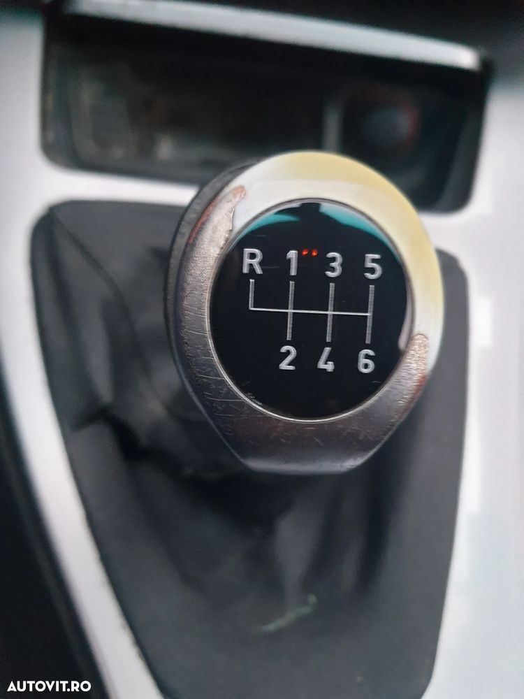 BMW Seria 3 320d DPF Efficient Dynamics Edition - 26