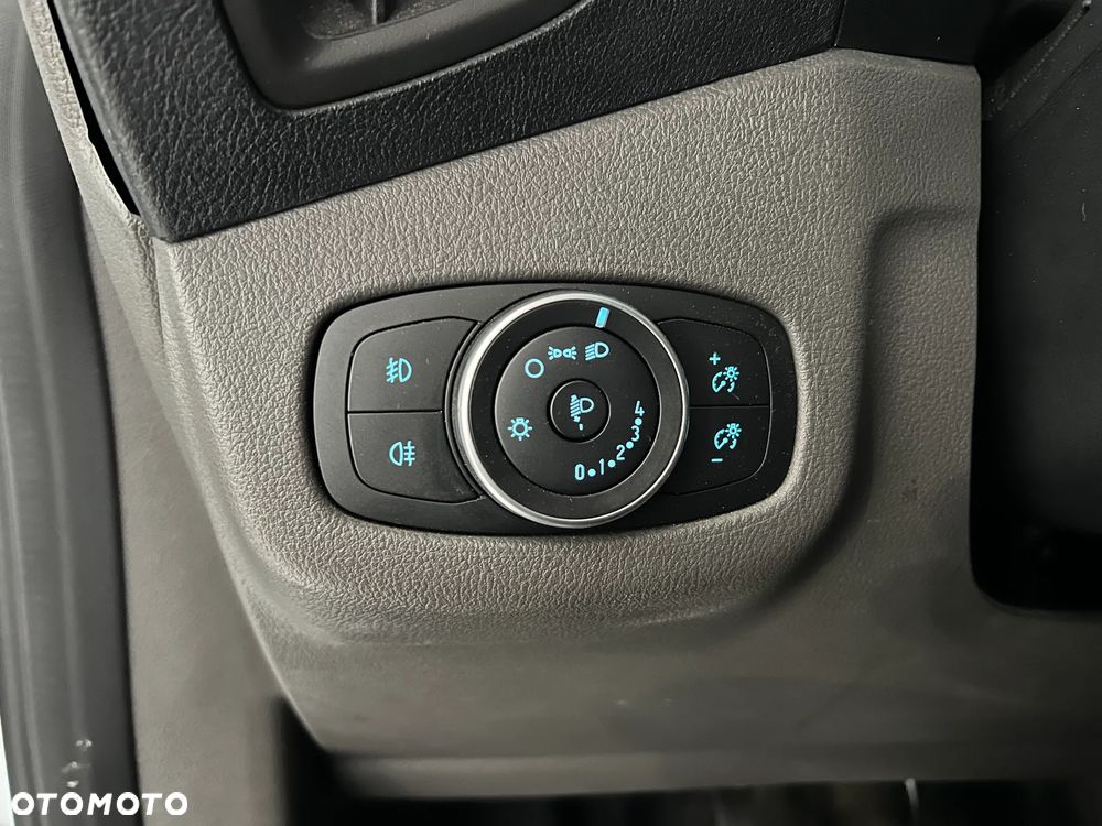 Ford Connect - 25