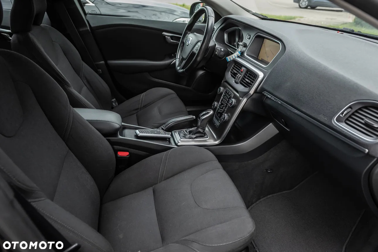 Volvo V40 Cross Country - 32