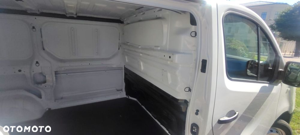 Renault Trafic - 16