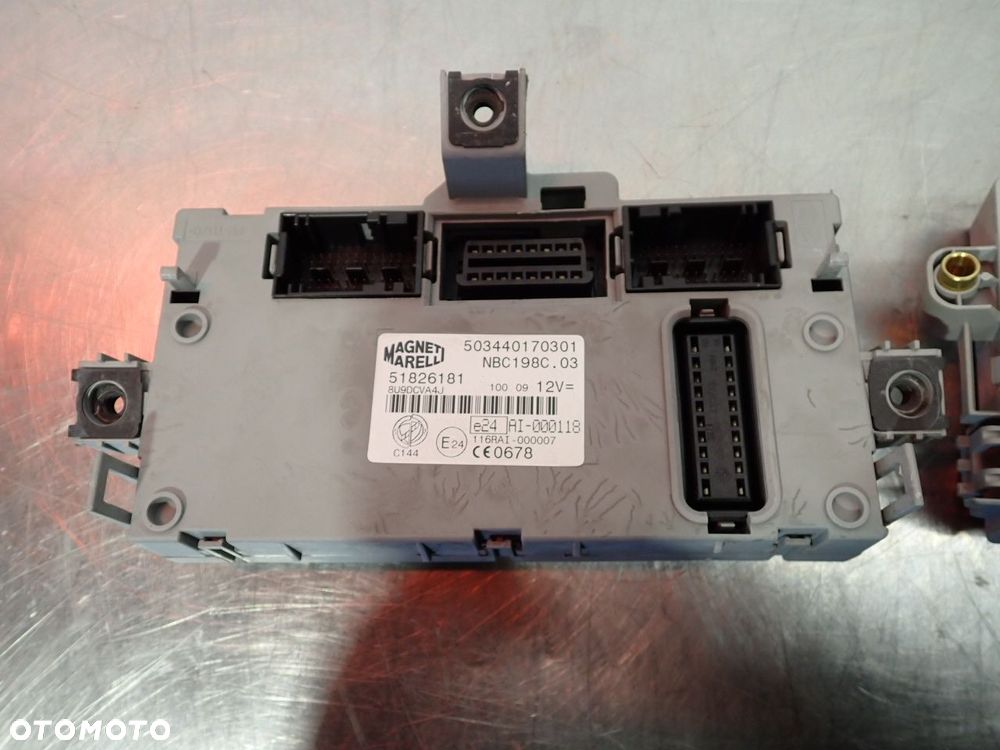 SKRZYNKA BEZPIECZNIKÓW FIAT BRAVO II - 10