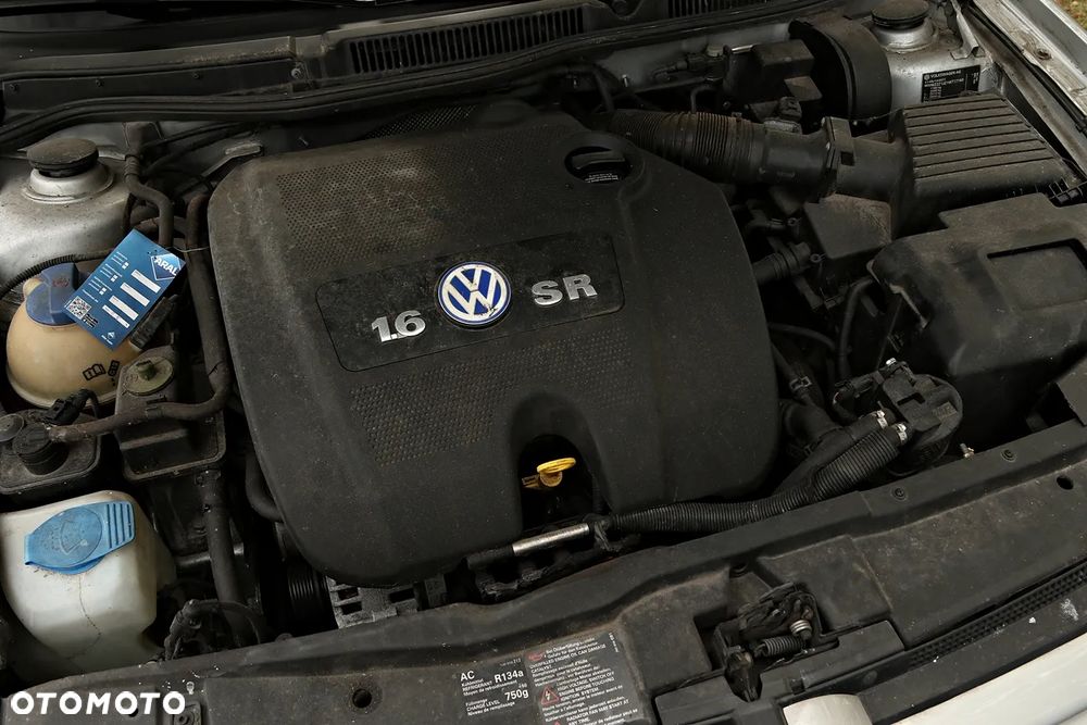 Volkswagen Bora Variant 1.6 - 38