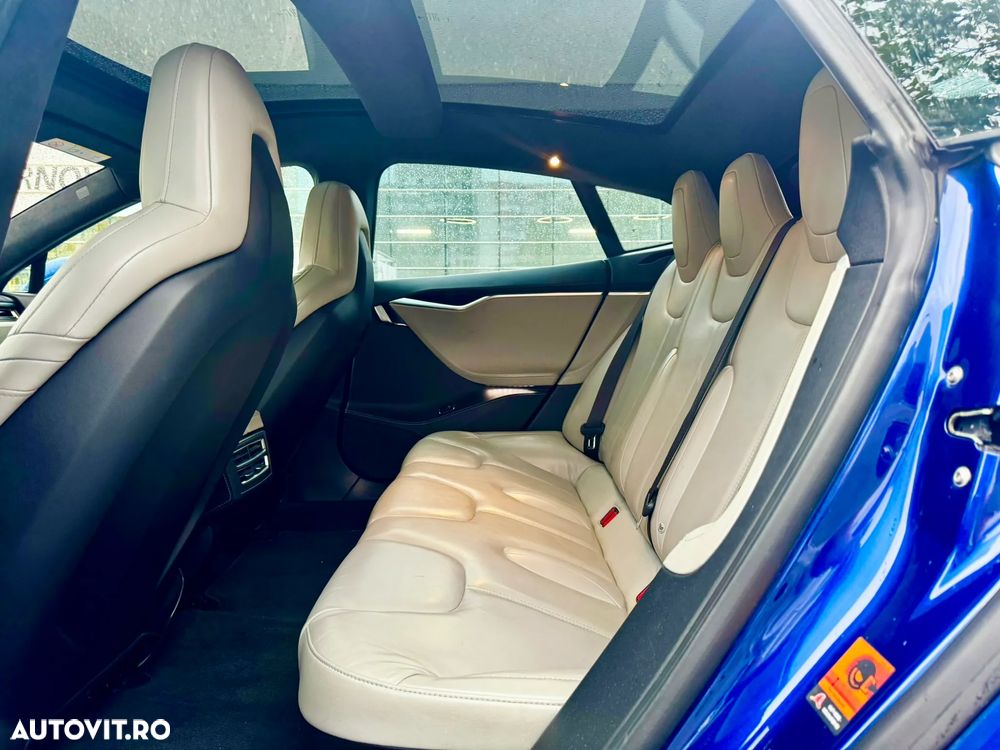 Tesla Model S - 14