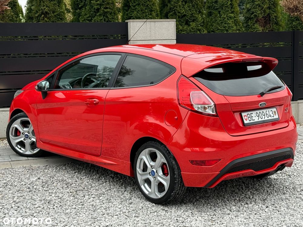 Ford Fiesta 1.6 EcoBoost ST - 13