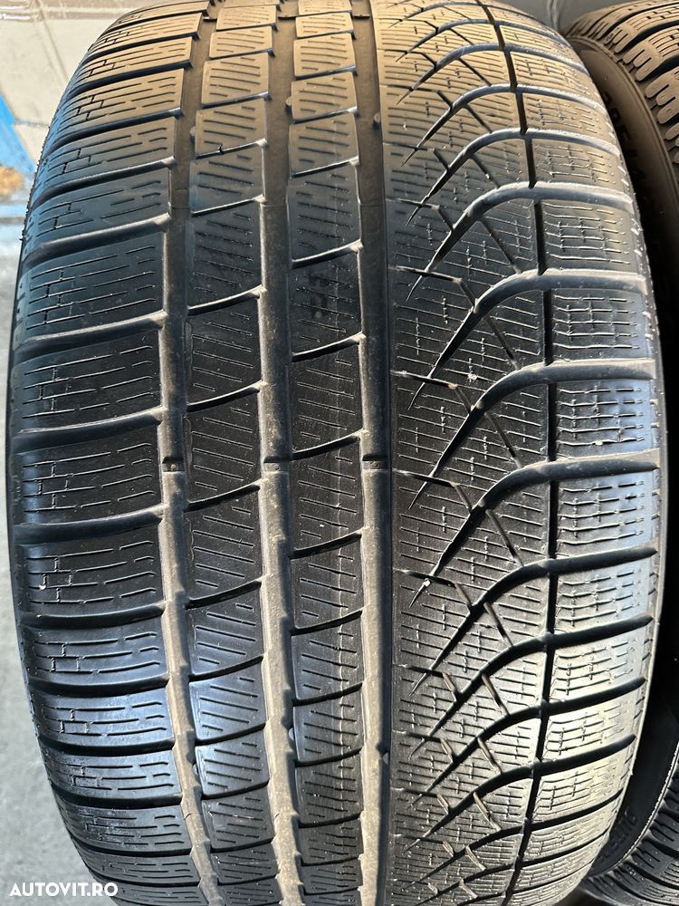 285/40 R20 Pirelli P ZERO Winter NFO Elect Dot 2722 - 3