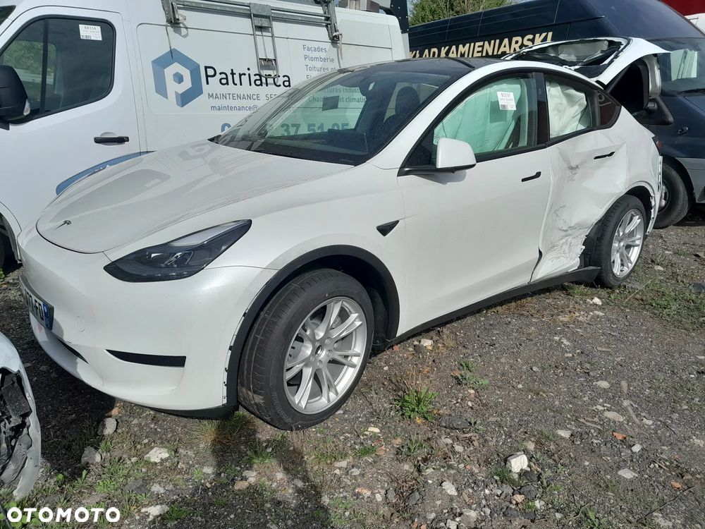 Tesla Model Y RWD - 2