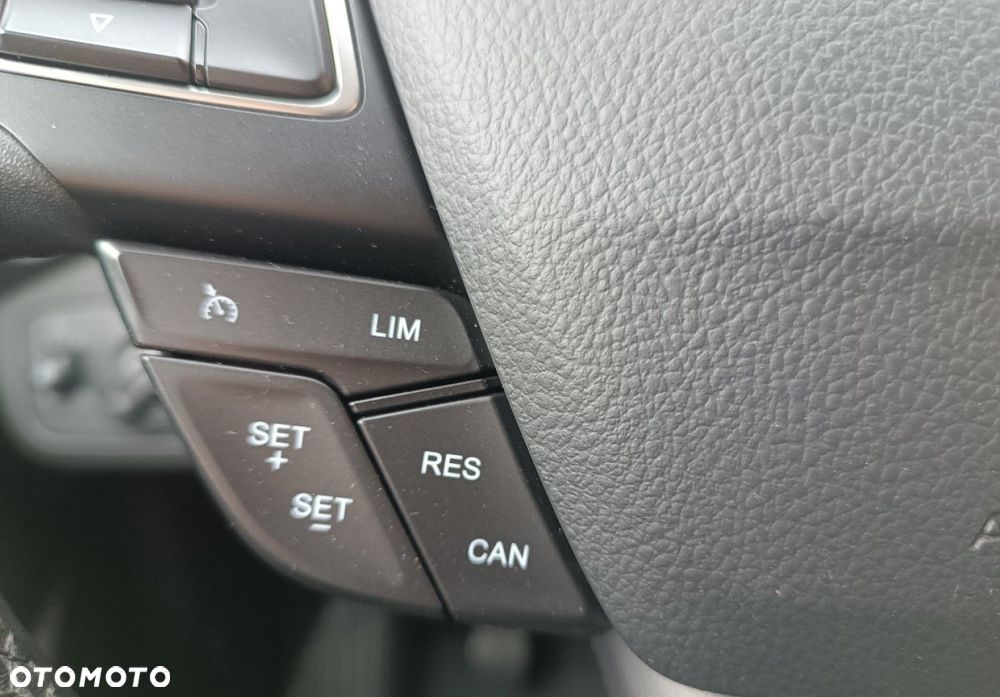 Ford Kuga - 28