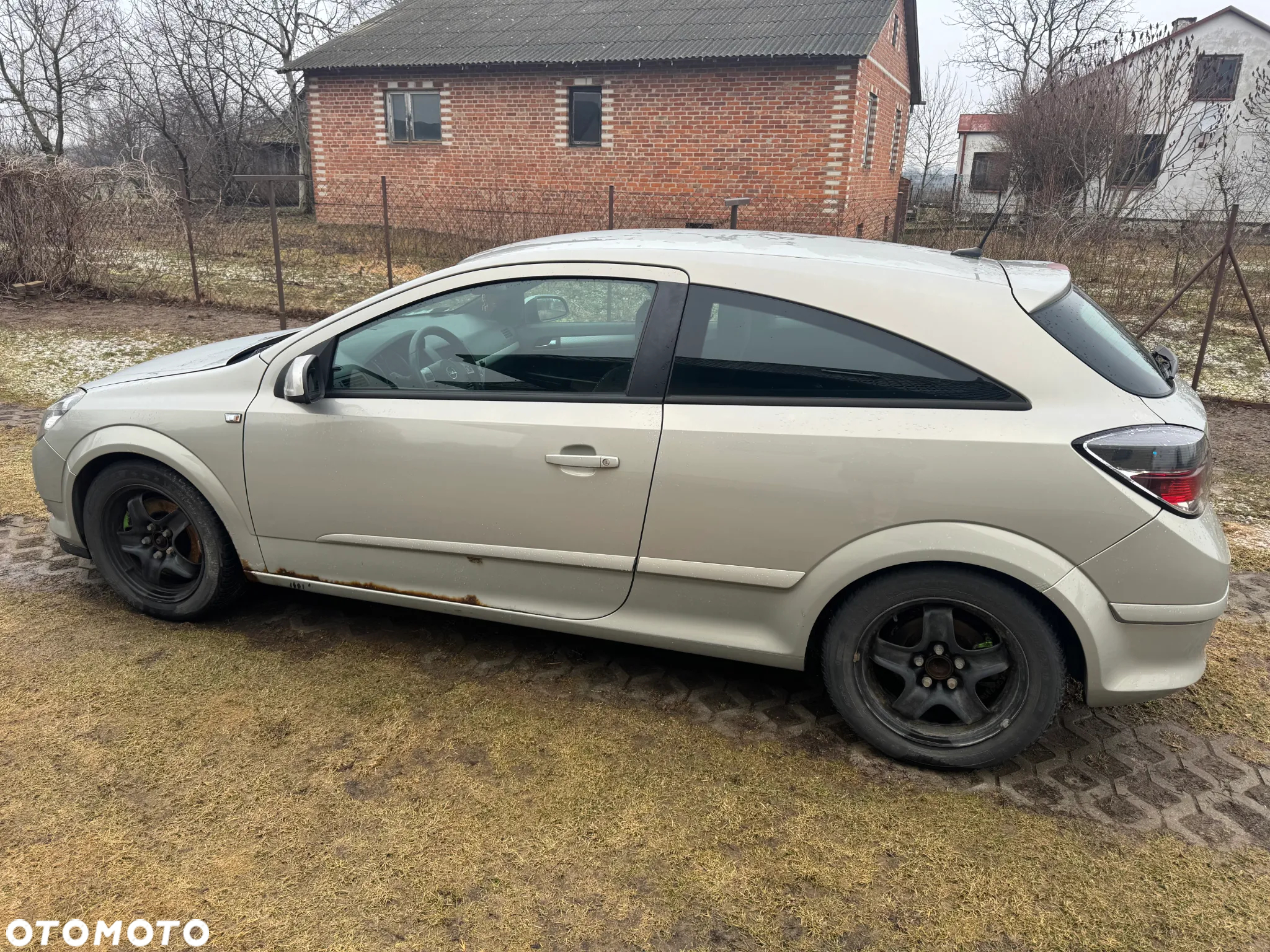 Opel Astra GTC 2.0 Turbo Sport - 2