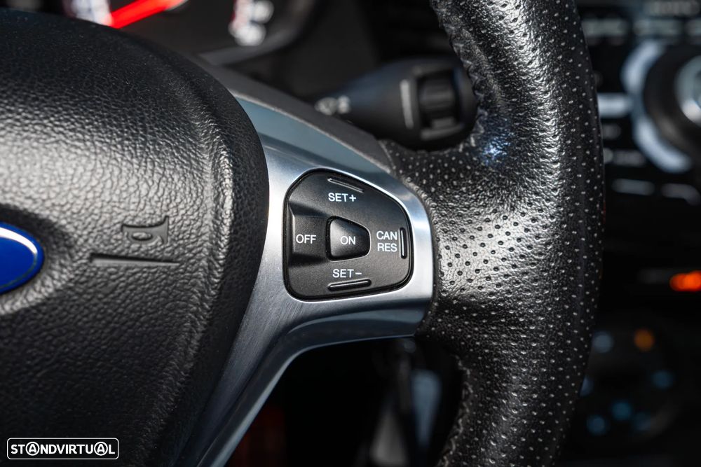 Ford Fiesta 1.6 EcoBoost c/ Pack Pele Desportiva ST - 14