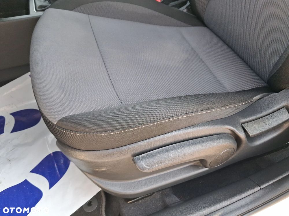 Hyundai i20 blue 1.2 Classic - 12