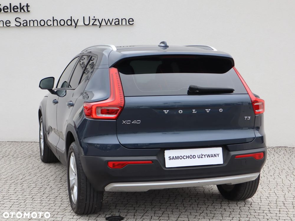 Volvo XC 40 T3 Momentum Pro - 4