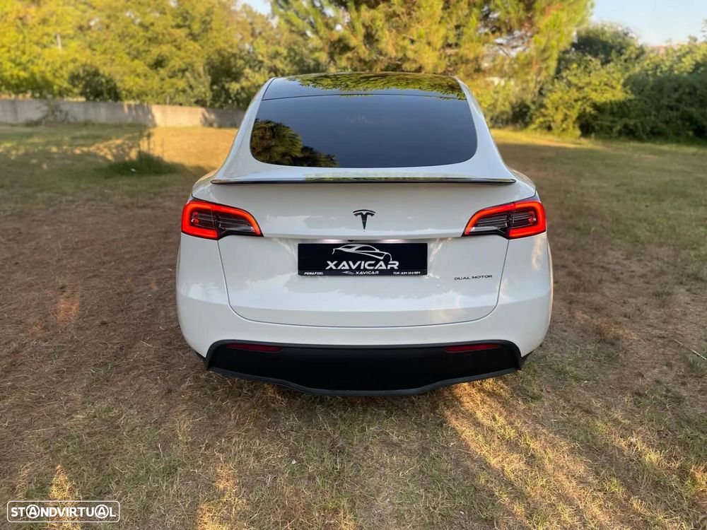 Tesla Model Y Long Range Dual Motor AWD — fotografia 35
