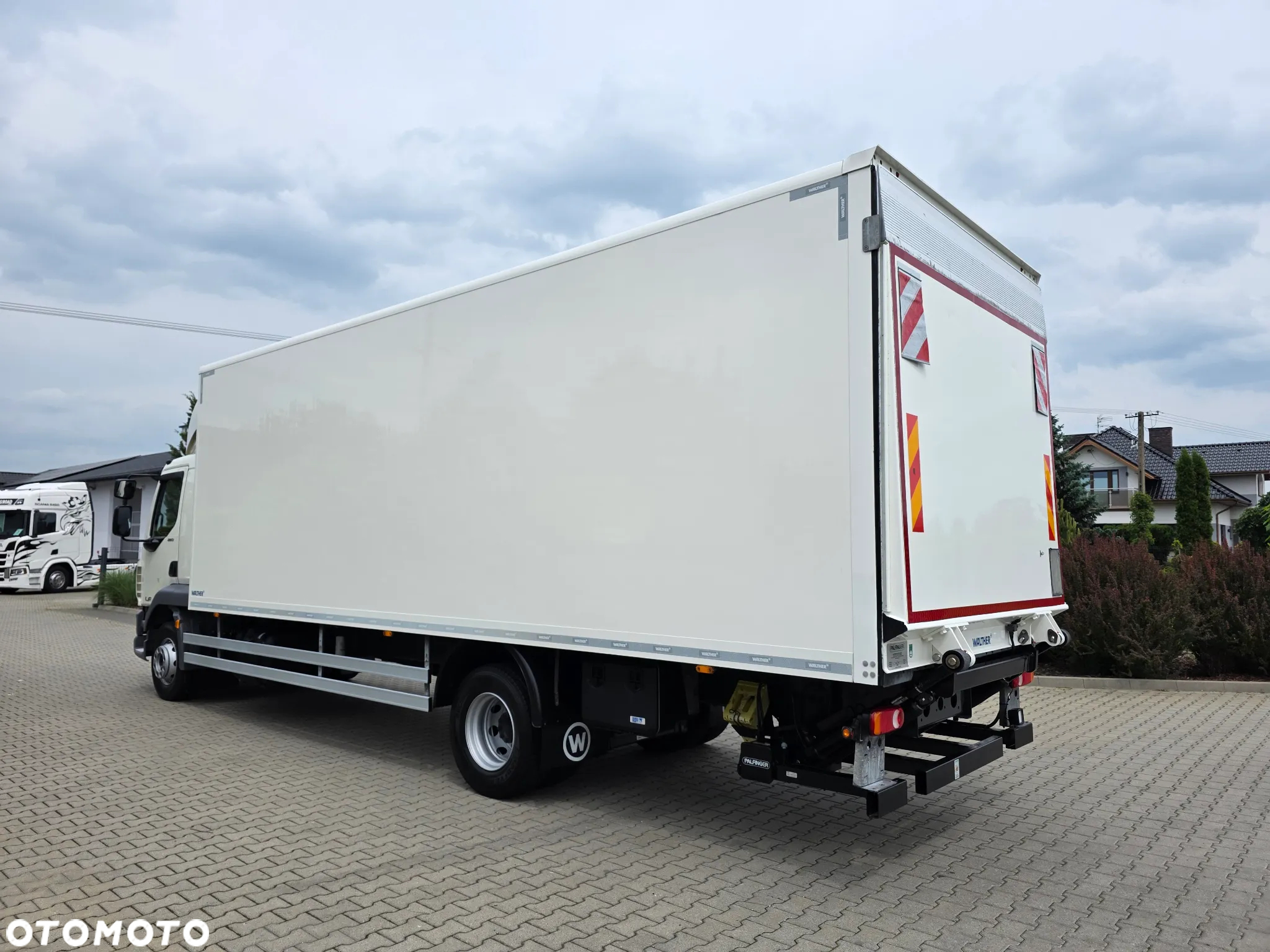 DAF LF 260 KONTENER 16 DMC !!! SYPIALKA Z DE JAK NOWY !!!  TYLKO 370 TYŚ KM  !!! - 8