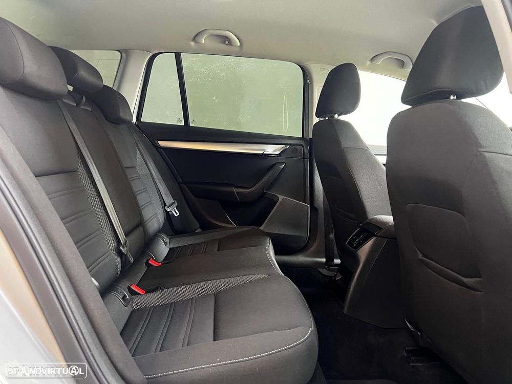 Skoda Octavia 1.6 TDI Style DSG - 16