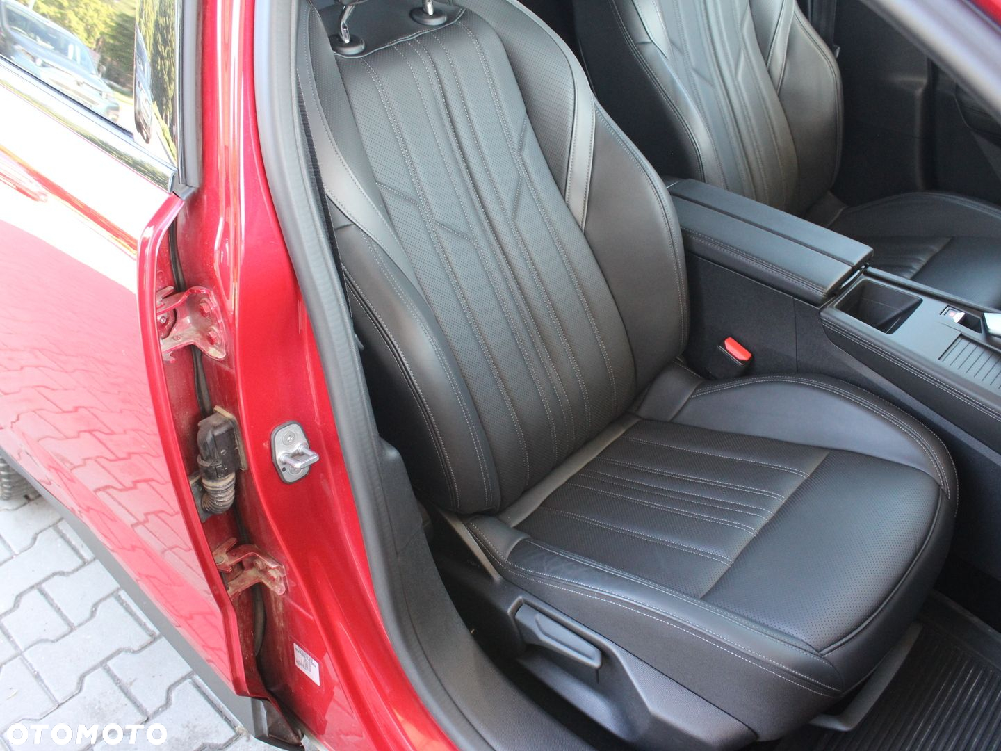 Peugeot 408 1.2 PureTech Allure Pack S&S EAT8 - 24