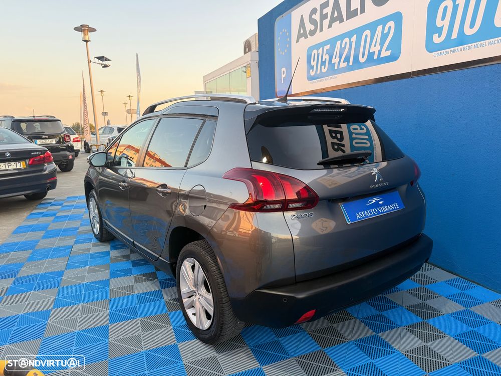 Peugeot 2008 1.2 PureTech Style - 3