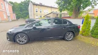 Toyota Avensis 1.8 Premium MS - 3
