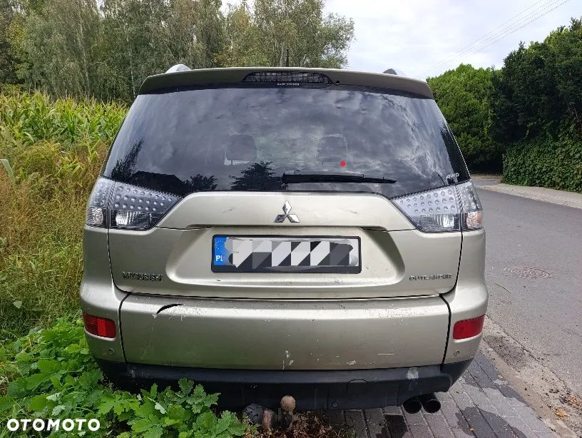 Mitsubishi Outlander - 6